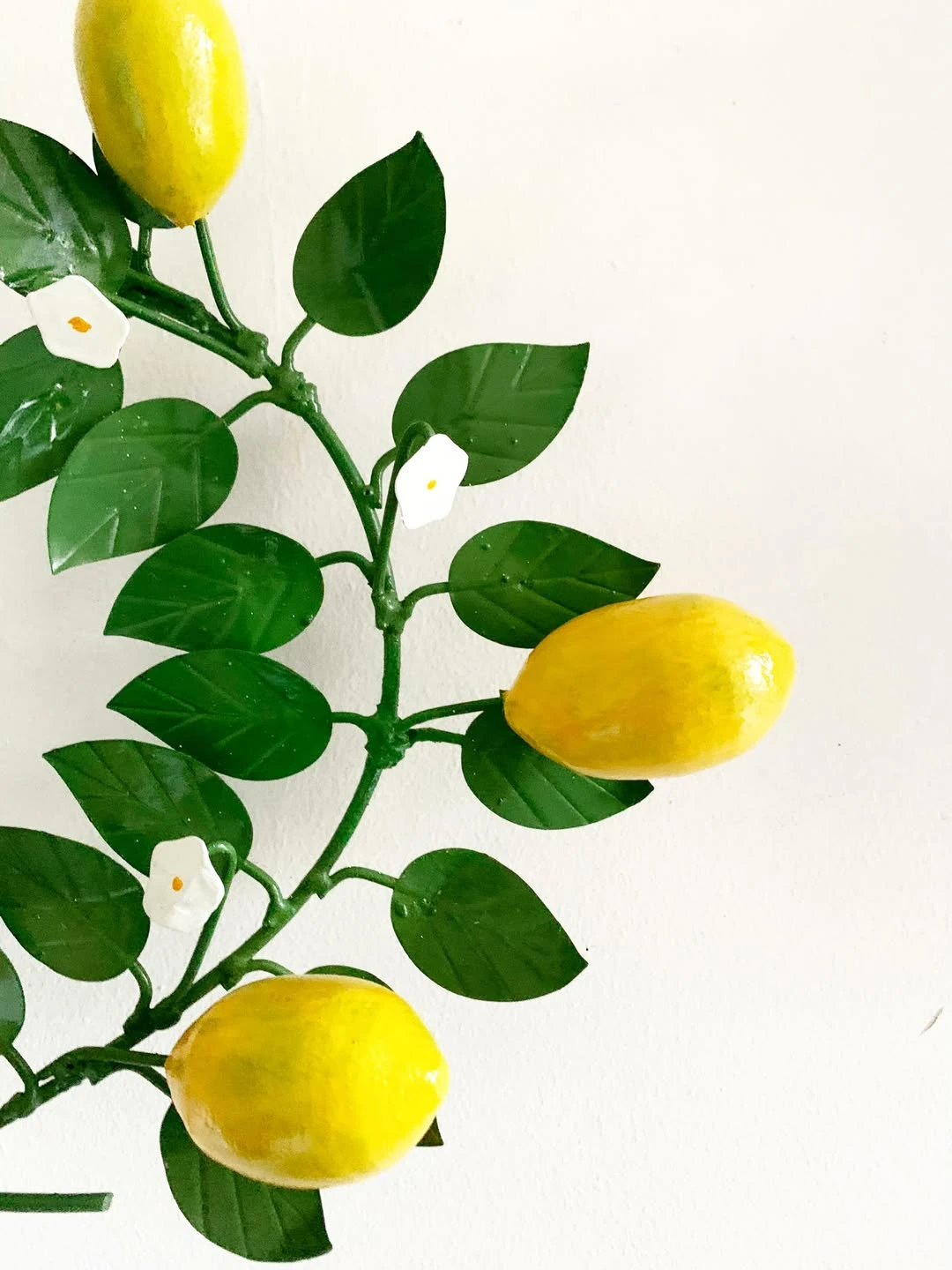 lemon-themed-wall-sconce-that-can-also-be-used-as-a-decorative-wall-candle-holder