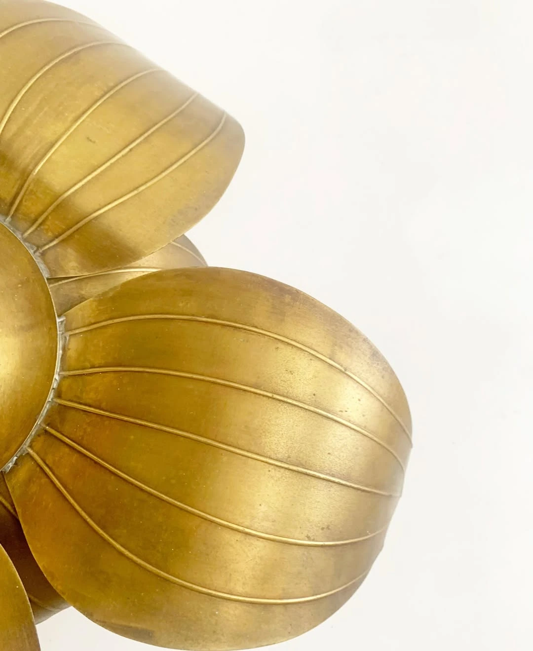 lustre-dore-en-forme-de-palmier