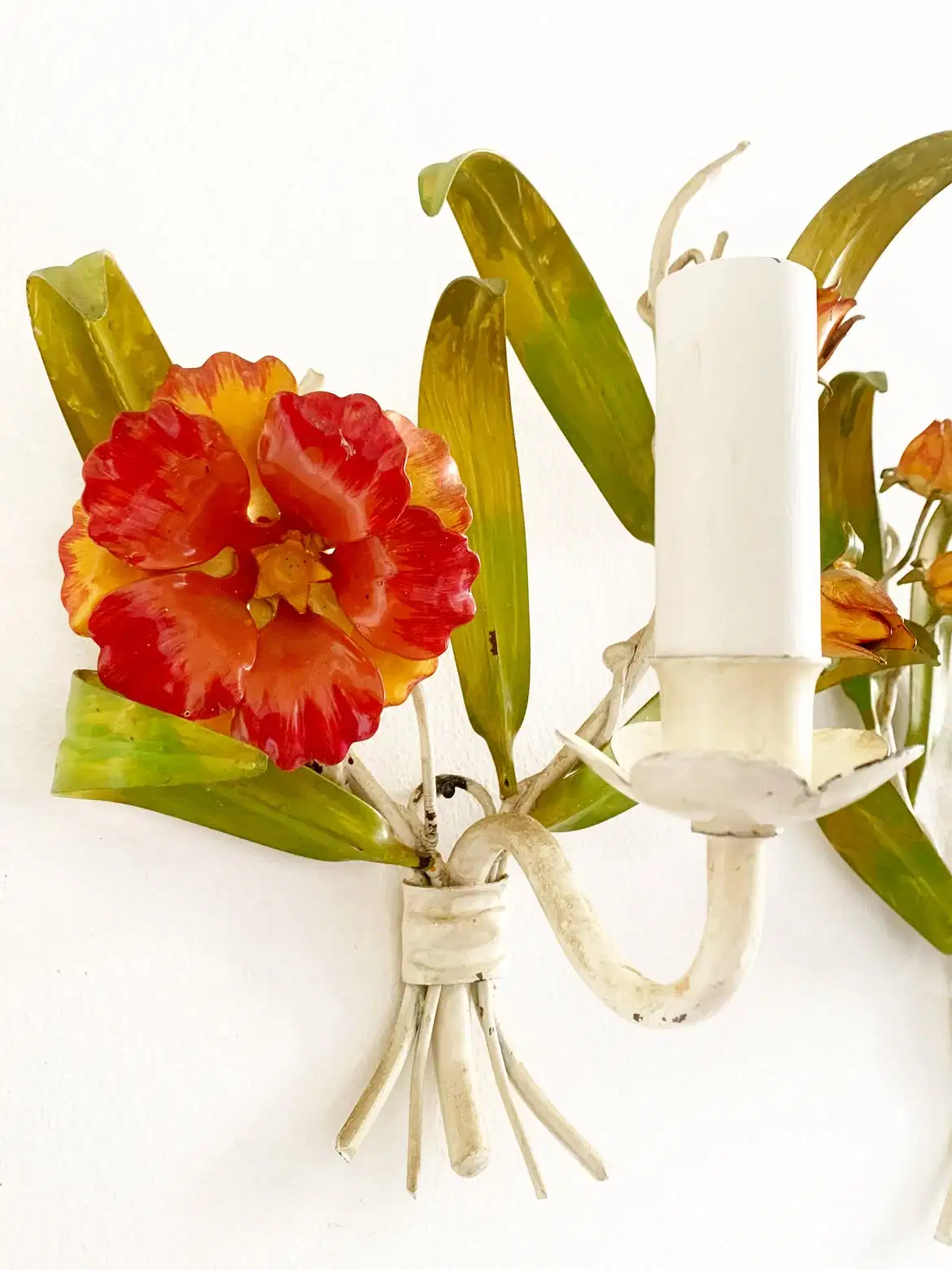 paire-dappliques-calliopsis-en-tole-peinte-italie-annees-1950-bouquet-champetre-orange
