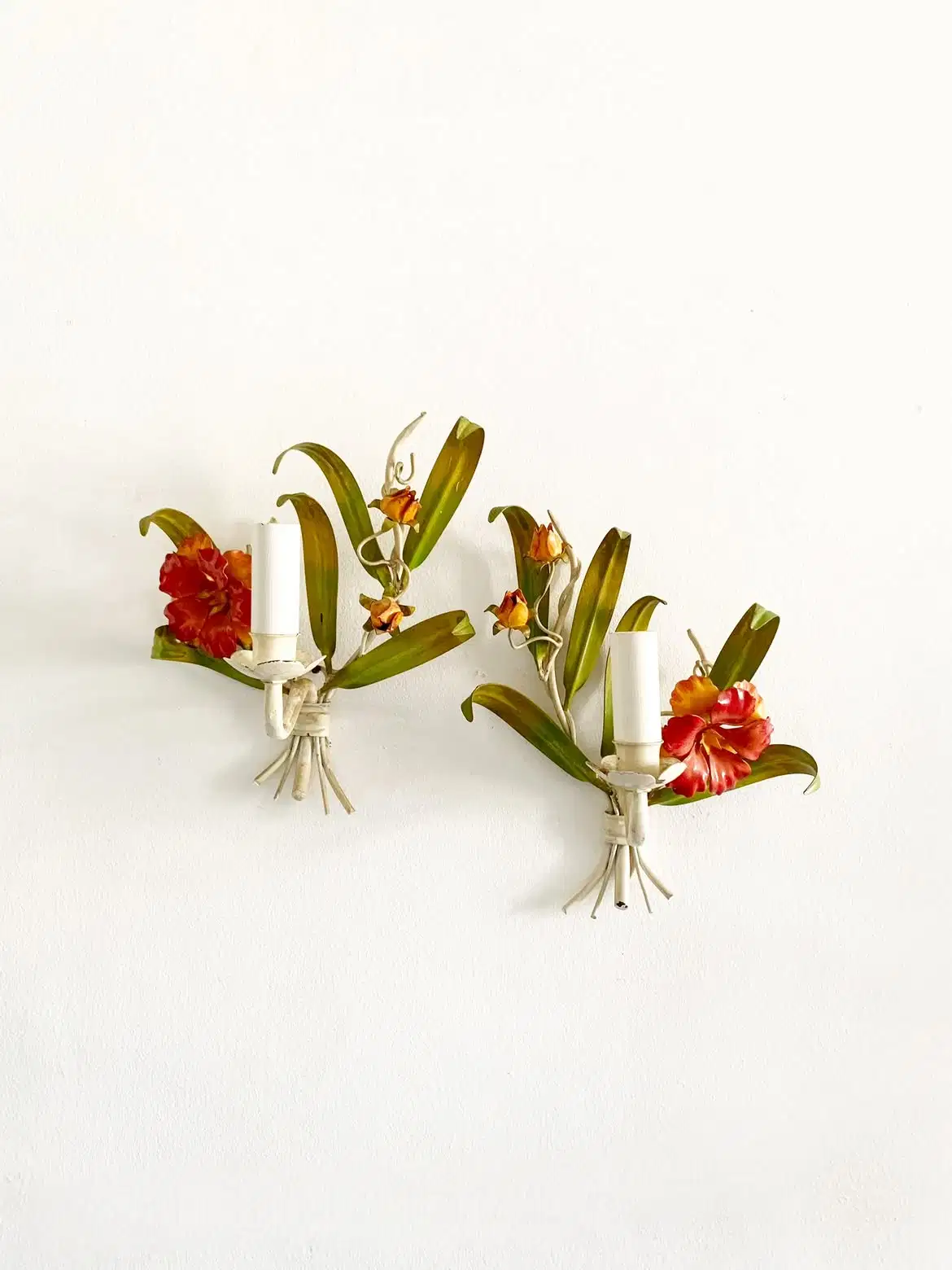 italian-tole-wildflower-bouquet-wall-sconces-pair-1950s-candeluze